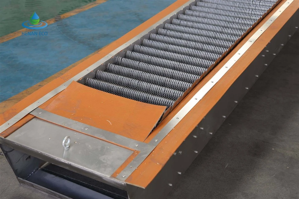 Images of automatic bar screen rake teeth